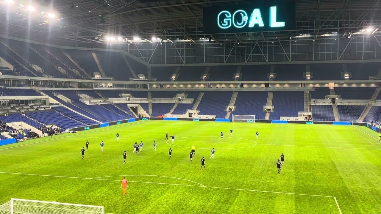 Video FIRST ZCARS AT BRAMLEY MOORE STADIUM! Everton U18s 12 Wigan